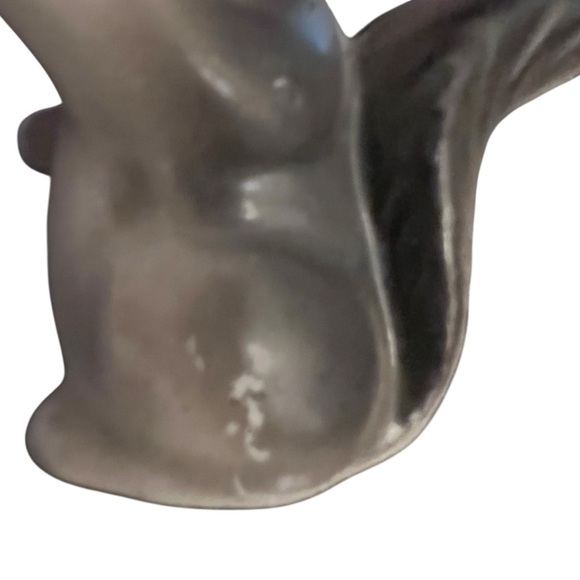 Vintage Ceramic Kissing Skunk Salt & Pepper Shakers Gray & White Kitschy Retro - Picture 12 of 12